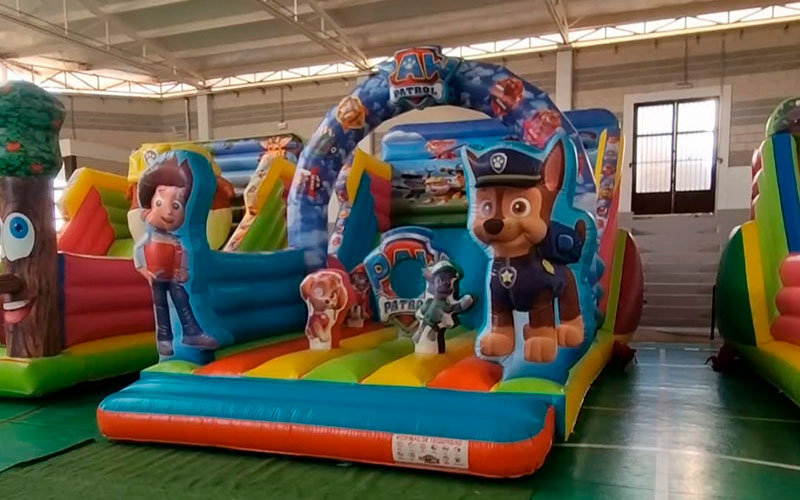 Colchón inflable en un evento