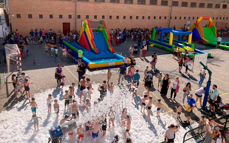 Parque acuático urbando montado para un evento